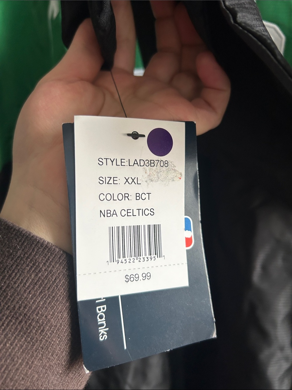 NBA Celtics Black and Green V‑Neck Pullover - Picture 4 of 6